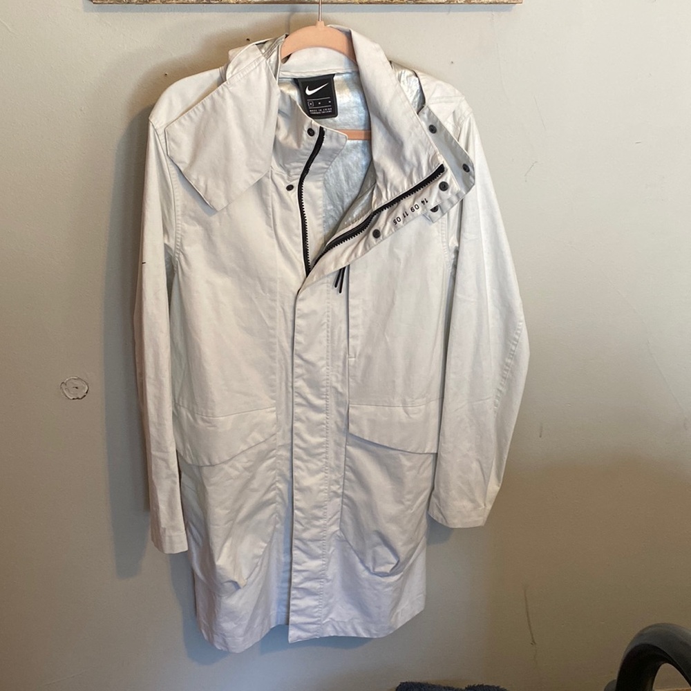 Nike rain parka like new condition size Med